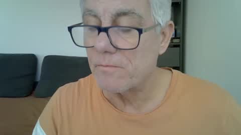 Snapshot of patrick5275 chatting on January 21, 9:24 am patrick5275 online show from January 21, 9:24 am