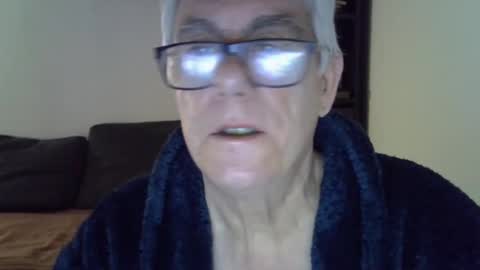 Snapshot of patrick5275 chatting on February 1, 7:05 am patrick5275 online show from February 1, 7:05 am