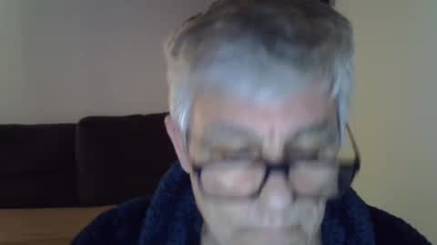 Snapshot of patrick5275 chatting on February 10, 5:47 am patrick5275 online show from February 10, 5:47 am