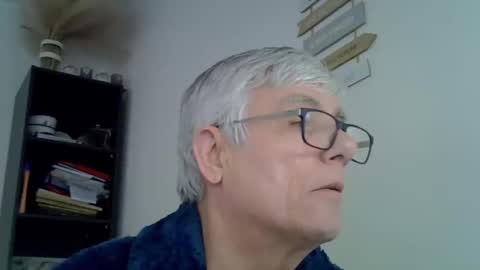 Snapshot of patrick5275 chatting on March 1, 7:08 am patrick5275 online show from March 1, 7:08 am