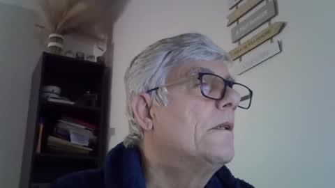 Snapshot of patrick5275 chatting on March 2, 6:37 am patrick5275 online show from March 2, 6:37 am