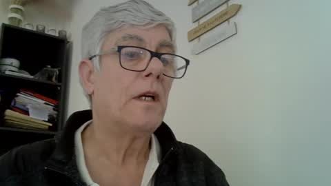 Snapshot of patrick5275 chatting on March 2, 3:48 pm patrick5275 online show from March 2, 3:48 pm