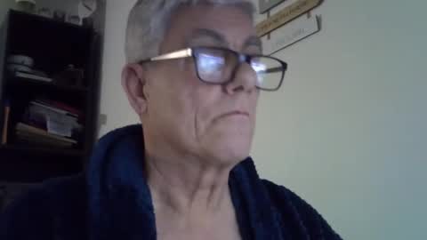 Snapshot of patrick5275 chatting on March 5, 8:21 pm patrick5275 online show from March 5, 8:21 pm