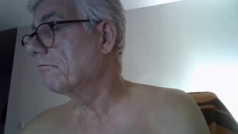 Snapshot of patrick5275 chatting on September 11, 8:09 pm patrick5275 online show from September 11, 8:09 pm