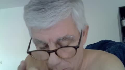Snapshot of patrick5275 chatting on September 13, 9:09 am patrick5275 online show from September 13, 9:09 am