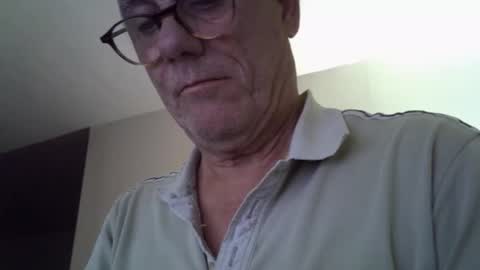 Snapshot of patrick5275 chatting on September 25, 8:01 pm patrick5275 online show from September 25, 8:01 pm