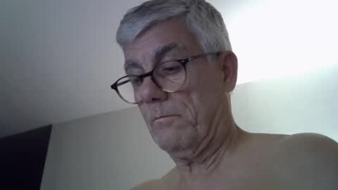 Snapshot of patrick5275 chatting on October 11, 9:13 pm patrick5275 online show from October 11, 9:13 pm