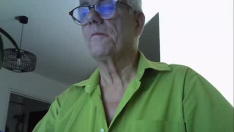 Snapshot of patrick5275 chatting on October 18, 9:59 pm patrick5275 online show from October 18, 9:59 pm