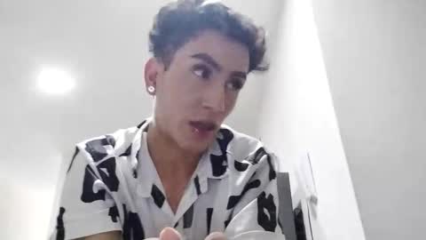 Snapshot of patrik_12 chatting on January 20, 10:04 pm patrik online show from January 20, 10:04 pm