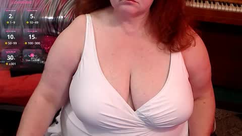 Snapshot of patsyorose chatting on February 10, 4:38 am PatsyORose online show from February 10, 4:38 am