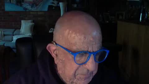 Snapshot of patvac chatting on June 20, 6:27 am patvac online show from June 20, 6:27 am