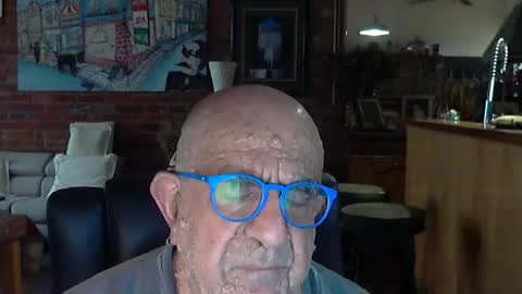Snapshot of patvac chatting on July 2, 12:43 am patvac online show from July 2, 12:43 am