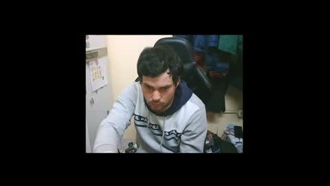 Snapshot of pau_97 chatting on December 25, 3:17 pm seat97 online show from December 25, 3:17 pm