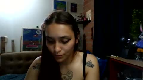 Snapshot of pau_cat chatting on May 21, 6:20 am Pau online show from May 21, 6:20 am