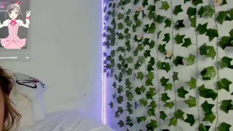Snapshot of pau_delima__ chatting on December 24, 2:43 am paulina online show from December 24, 2:43 am