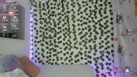 Snapshot of pau_delima__ chatting on February 17, 12:59 pm paulina online show from February 17, 12:59 pm