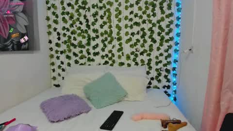 Snapshot of pau_delima__ chatting on September 19, 2:46 am paulina online show from September 19, 2:46 am