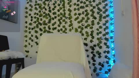 Snapshot of pau_delima__ chatting on October 8, 7:00 pm paulina online show from October 8, 7:00 pm