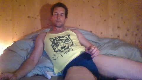 Snapshot of paueriwan chatting on April 19, 8:00 pm paueriwan online show from April 19, 8:00 pm