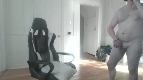 Snapshot of paul9333 chatting on January 17, 6:44 pm shy online show from January 17, 6:44 pm