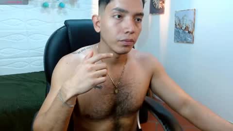 paul_cros online show from June 1, 11:34 am