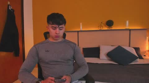 Paul online show from December 12, 2:33 pm