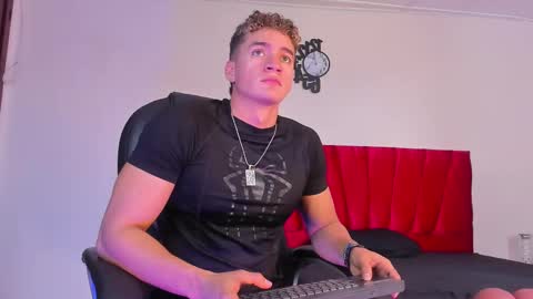 Snapshot of paul_george212 chatting on October 6, 2:25 pm Paull George online show from October 6, 2:25 pm