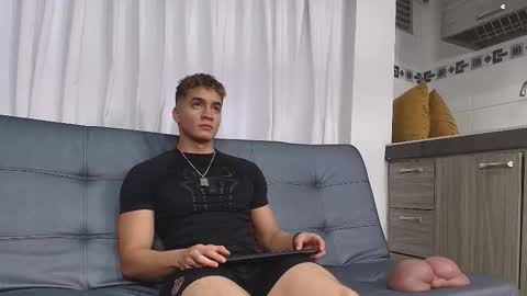 Snapshot of paul_george212 chatting on October 10, 3:16 am Paull George online show from October 10, 3:16 am