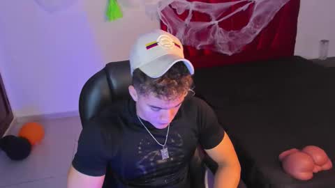 Snapshot of paul_george212 chatting on October 17, 1:57 pm Paull George online show from October 17, 1:57 pm