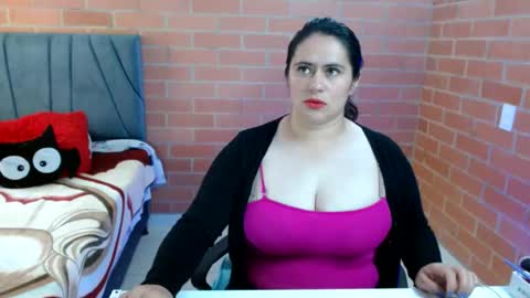 Snapshot of paula__117 chatting on July 21, 8:11 pm paula__117 online show from July 21, 8:11 pm