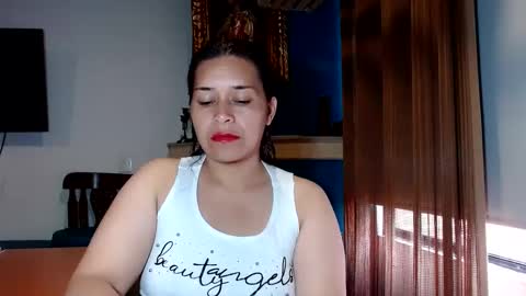 Snapshot of paula_anderson chatting on January 8, 7:34 pm PAULA online show from January 8, 7:34 pm