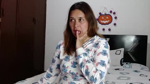 PAULA online show from November 13, 4:00 am