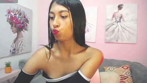 Pau online show from November 18, 12:20 pm