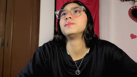 Paula  online show from May 4, 5:25 am
