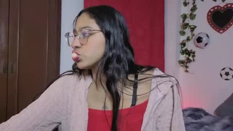 Paula  online show from June 17, 5:54 am