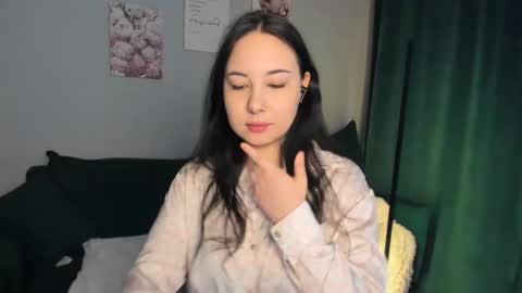 Snapshot of paulaguidroz chatting on October 20, 9:32 am Aurora online show from October 20, 9:32 am
