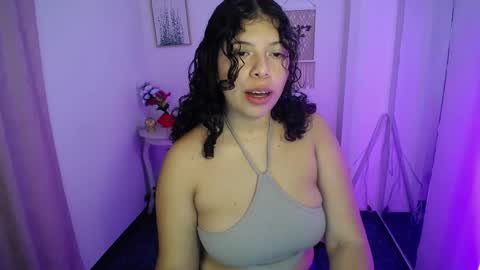 Snapshot of paulina07_ chatting on May 21, 1:40 pm paulina07_ online show from May 21, 1:40 pm