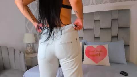 paulina lux online show from February 19, 2:13 pm