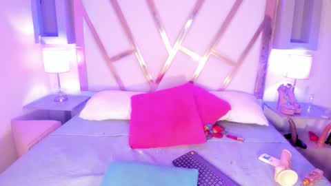   online show from November 20, 8:08 pm