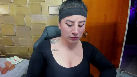 paulinabelen21 online show from May 15, 4:08 am