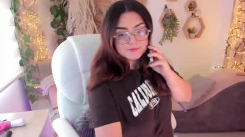 Snapshot of paulinacostello chatting on June 3, 3:50 pm Estefania online show from June 3, 3:50 pm