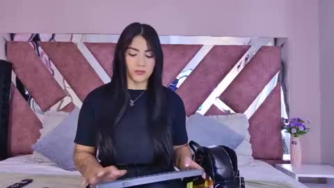 Snapshot of paulinaduarte_ chatting on June 22, 12:35 pm Paulina online show from June 22, 12:35 pm