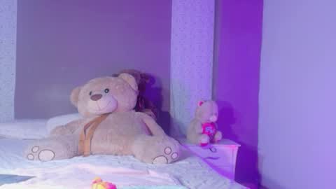 Snapshot of paulinawilliams chatting on February 7, 6:11 pm paulina online show from February 7, 6:11 pm