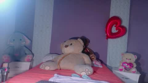 Snapshot of paulinawilliams chatting on February 18, 6:26 pm paulina online show from February 18, 6:26 pm