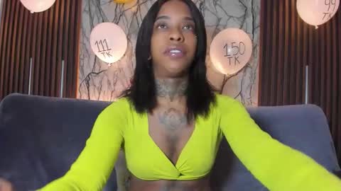 Pauline online show from November 17, 1:33 am