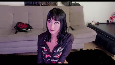 Pauline online show from October 4, 9:46 pm