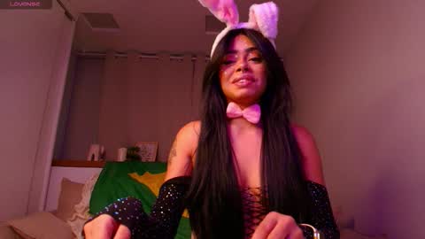 paulinne_clark online show from March 7, 8:17 pm