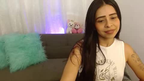 Snapshot of pauliv chatting on December 1, 10:04 pm Paulina online show from December 1, 10:04 pm
