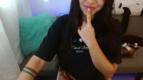 Snapshot of pauliv chatting on April 20, 10:11 pm Paulina online show from April 20, 10:11 pm