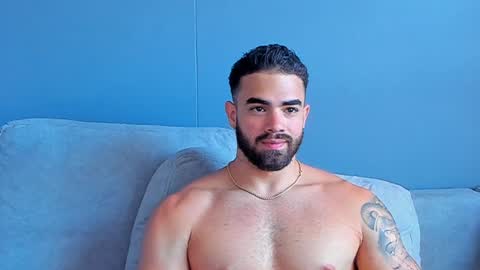 Snapshot of paulphoenix_ chatting on January 10, 10:25 pm Paul Phoenix online show from January 10, 10:25 pm